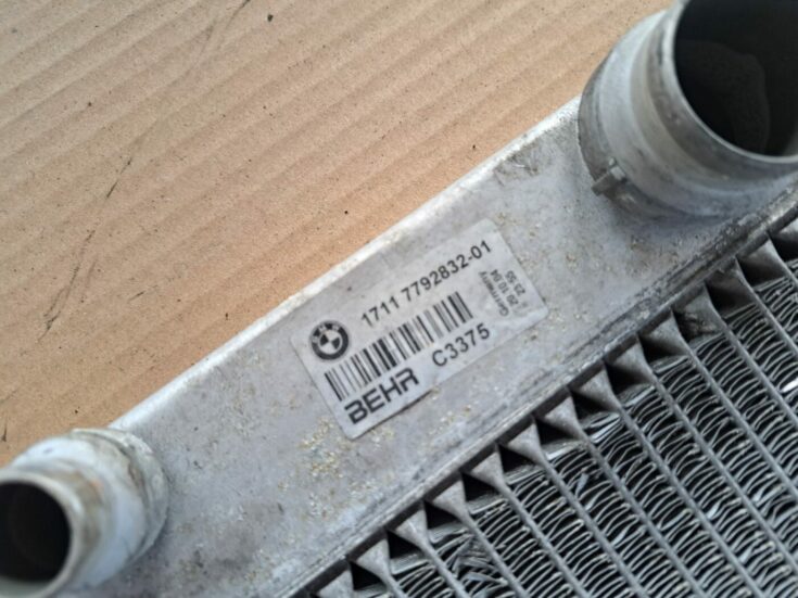 Dzesēšanas radiators priekš BMW 525 E60 2004 BLACK