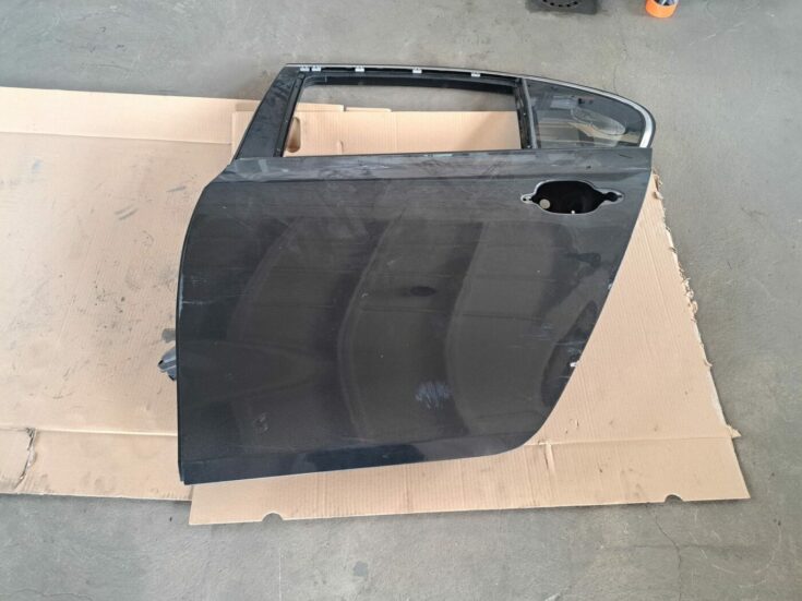 Aizmugurējās kreisās durvis priekš BMW 525 E60 2004 BLACK