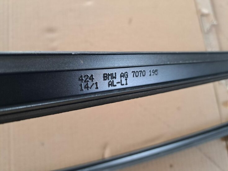 Jumta reliņi priekš BMW 525 E60 2004 BLACK
