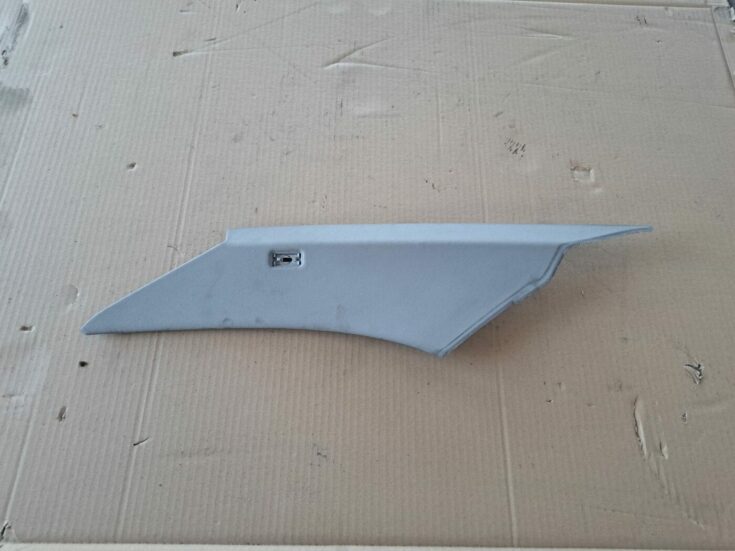Aizmugurējas salona statnes apdare priekš BMW 525 E60 2004 BLACK