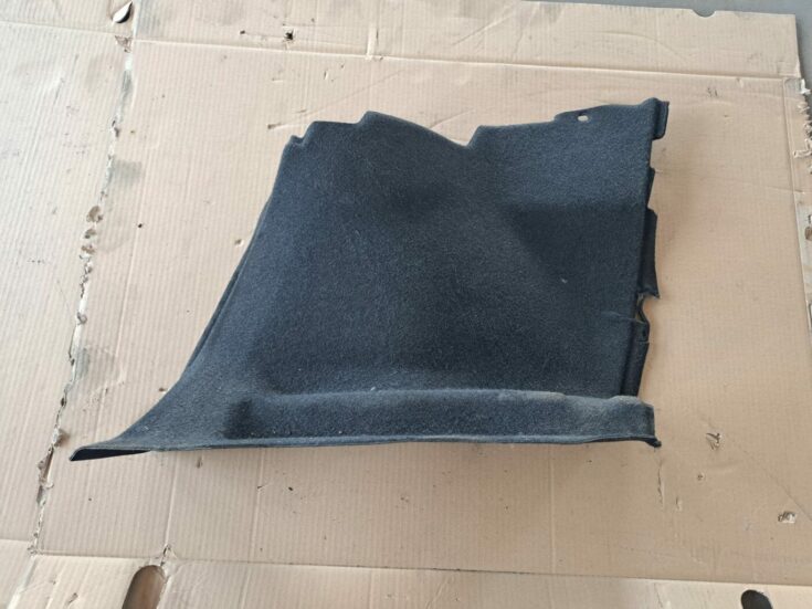 Bagāžnieka nodalījuma sānu apdare priekš BMW 525 E60 2004 BLACK