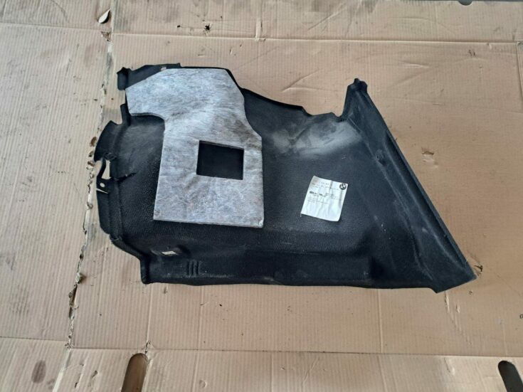 Bagāžnieka nodalījuma sānu apdare priekš BMW 525 E60 2004 BLACK