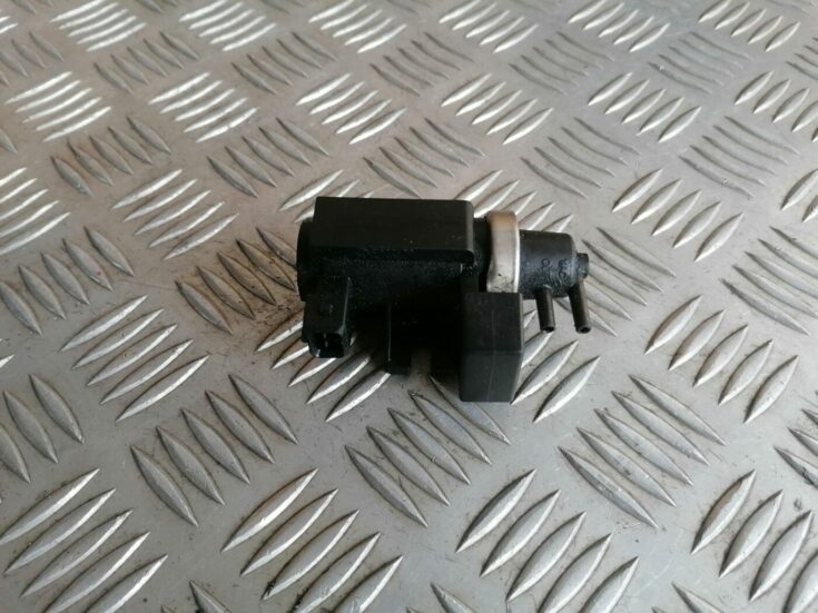 Solenoīda vakuuma vārsts priekš BMW 525 E60 2004 BLACK