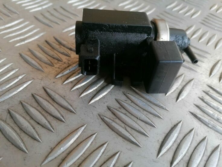 Solenoīda vakuuma vārsts priekš BMW 525 E60 2004 BLACK