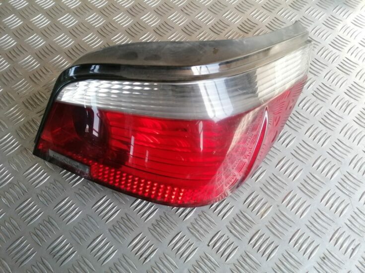 Aizmugurējais labais lukturis priekš BMW 525 E60 2004 BLACK