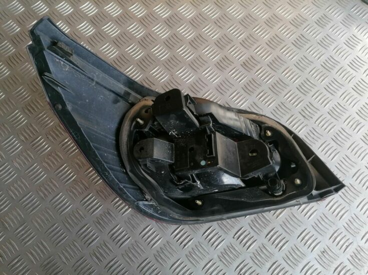 Aizmugurējais labais lukturis priekš BMW 525 E60 2004 BLACK