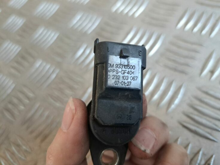 Sadales vārpstas devējs priekš OPEL CORSA 2007