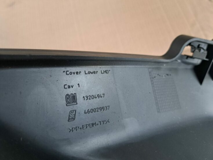 Mērinstrumentu paneļa apdare (zem stūres) priekš OPEL CORSA 2007