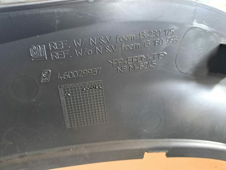 Bagāžnieka nodalījuma sānu apdare priekš OPEL CORSA 2007