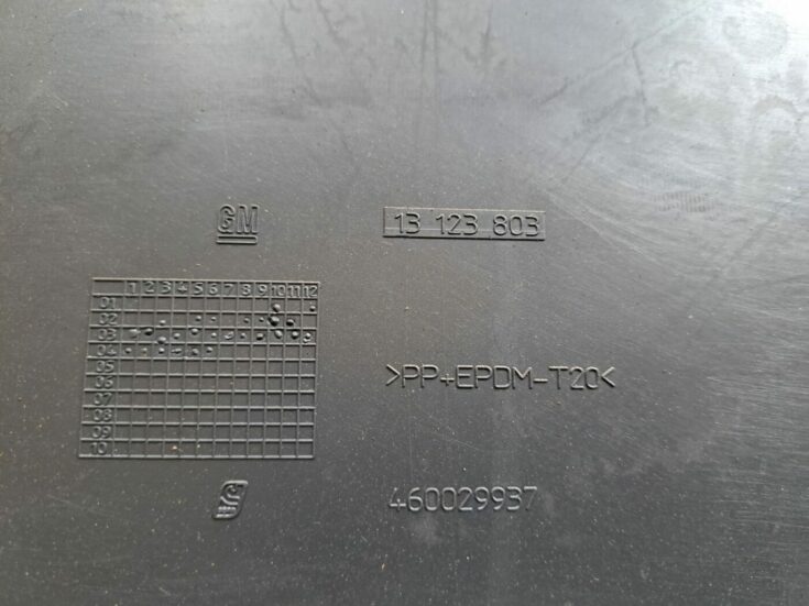 Bagāžnieka vāka liela apdare priekš OPEL MERIVA 2004