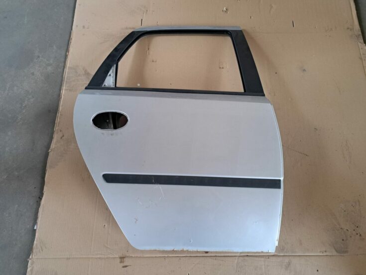 Aizmugurējās labās durvis priekš OPEL MERIVA 2004