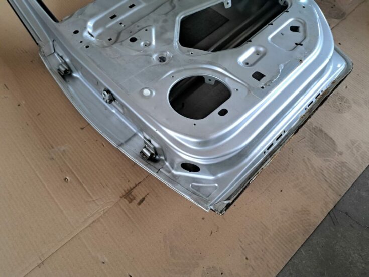 Aizmugurējās labās durvis priekš OPEL MERIVA 2004