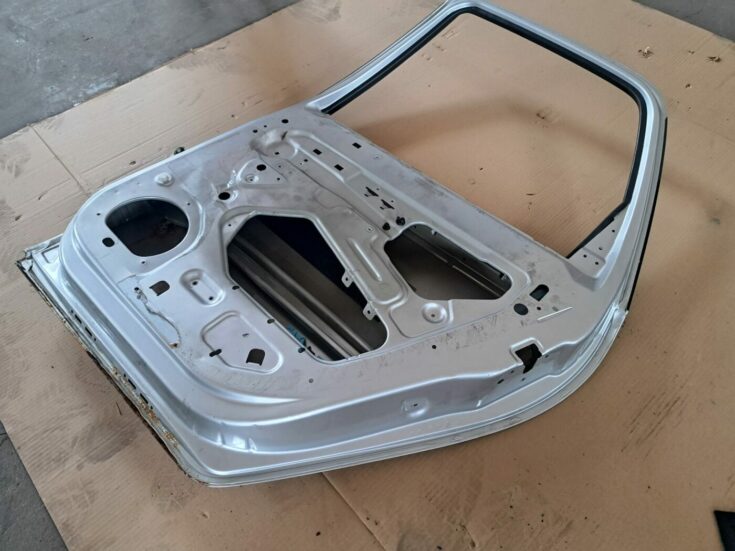 Aizmugurējās labās durvis priekš OPEL MERIVA 2004