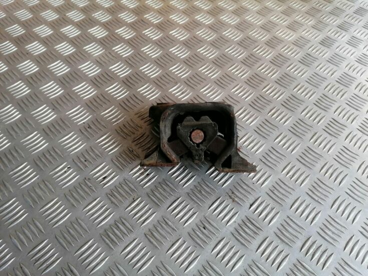 Dzinēja spilvens priekš OPEL MERIVA 2004