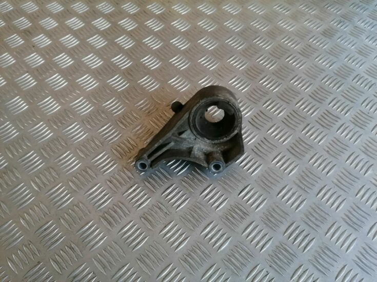 Dzinēja spilvens priekš OPEL MERIVA 2004