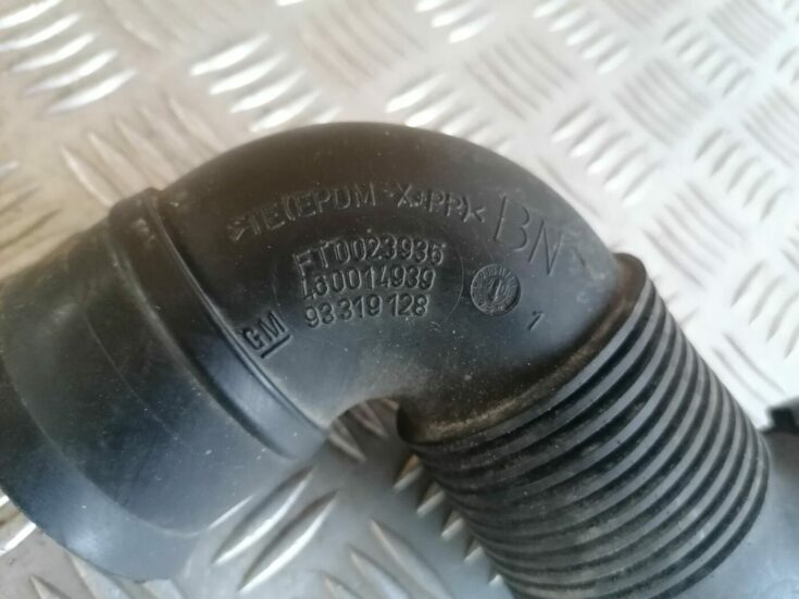 Gaisa ieplūdes šļūtene priekš OPEL MERIVA 2004