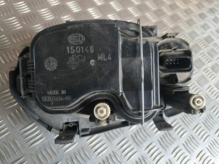 Priekšējais labais lukturis priekš VW GOLF IV 1999