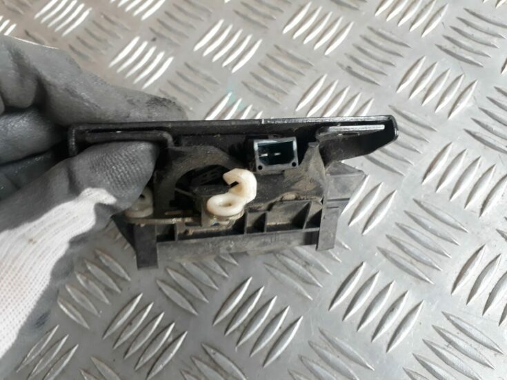 Bagāžnieka vāka slēdzene priekš AUDI A4 2000 AVANT