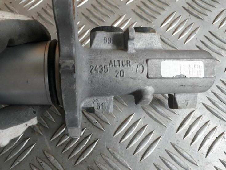 Bremžu pastiprinātāja galvenais cilindrs priekš AUDI A4 2000 AVANT