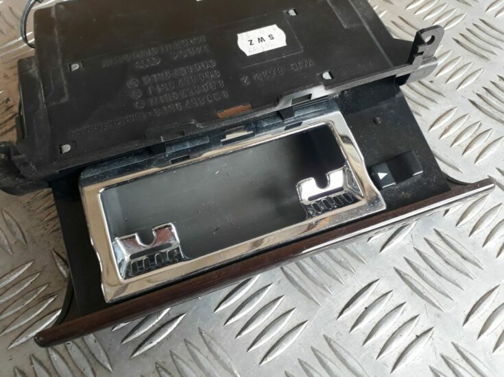 Pelnu trauks priekš AUDI A4 2000 AVANT