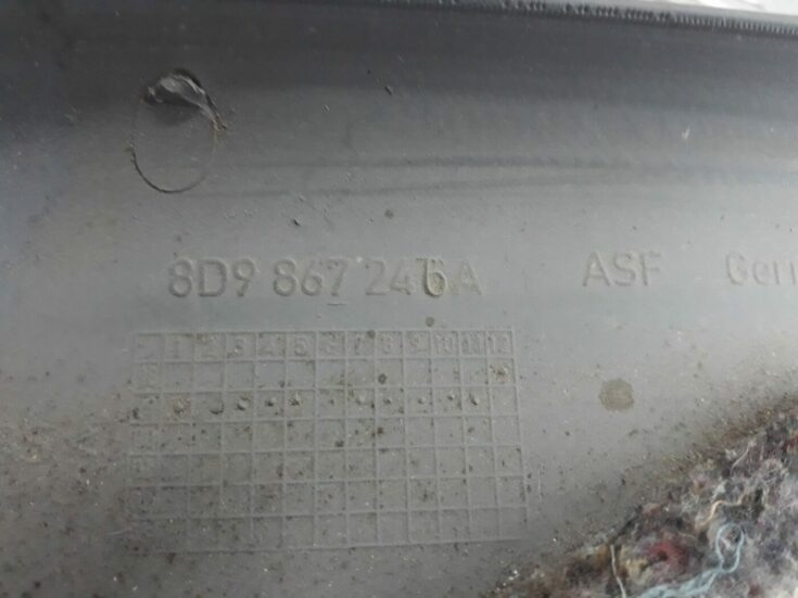 Aizmugurējas salona statnes apdare priekš AUDI A4 2000 AVANT