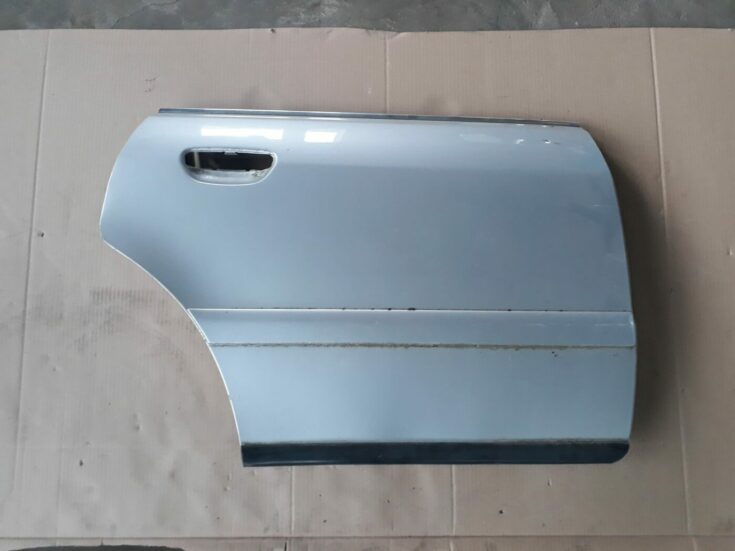Aizmugurējās labās durvis priekš AUDI A4 2000 AVANT