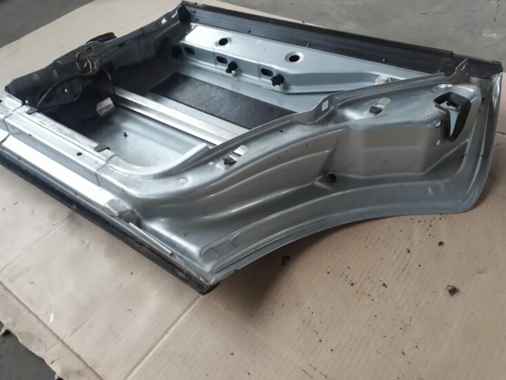 Aizmugurējās labās durvis priekš AUDI A4 2000 AVANT