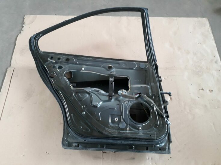 Aizmugurējās kreisās durvis priekš VOLVO S60 2007