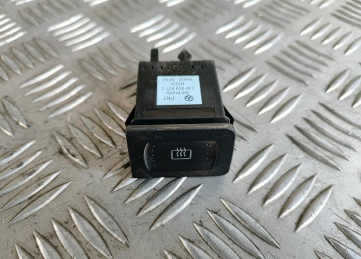 Aizmugurējā stikla apsildes ieslēgšanas poga priekš VW GOLF IV 1999