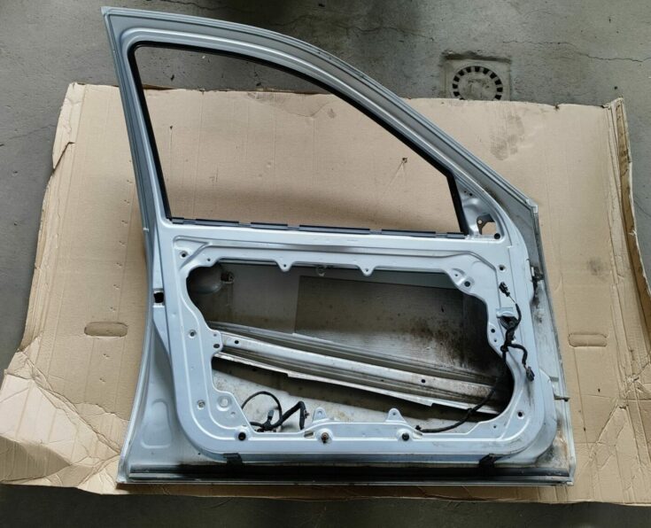 Priekšējās kreisās durvis priekš VW GOLF IV 1999