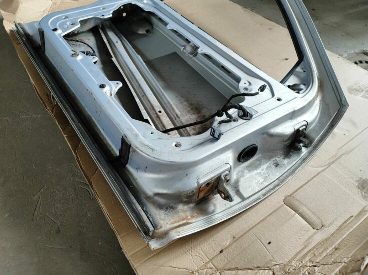 Priekšējās kreisās durvis priekš VW GOLF IV 1999
