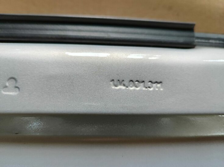 Priekšējās kreisās durvis priekš VW GOLF IV 1999