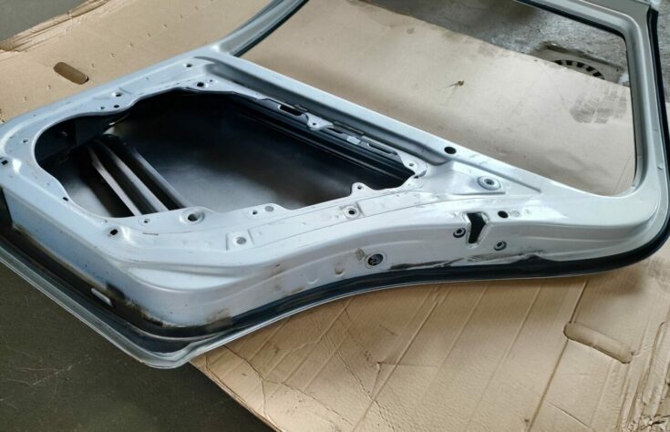Aizmugurējās labās durvis priekš VW GOLF IV 1999