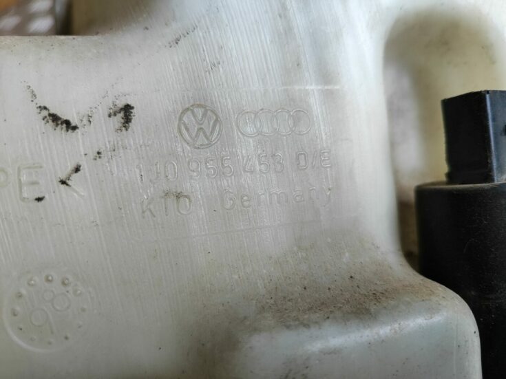 Mazgātāja šķidruma tvertne priekš VW GOLF IV 1999