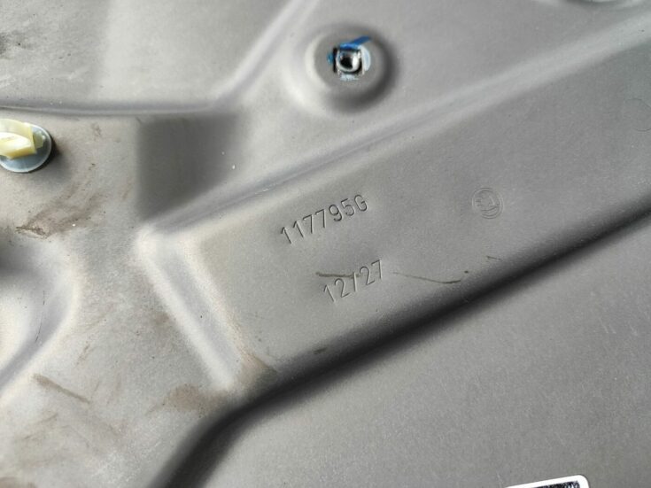 Stikla pacelšanas mehānisma panele priekš SKODA OCTAVIA 2008