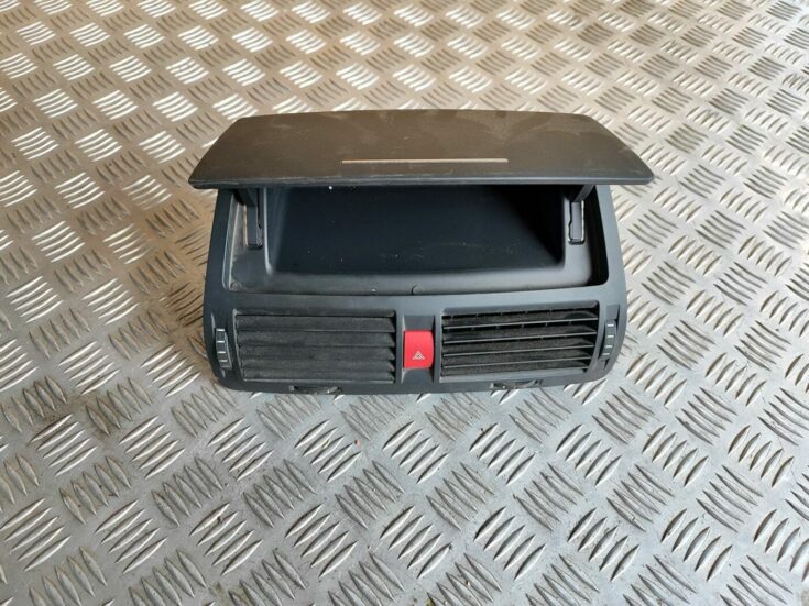 Mērinstrumentu paneļa gaisa vads, centrā priekš SKODA OCTAVIA 2008