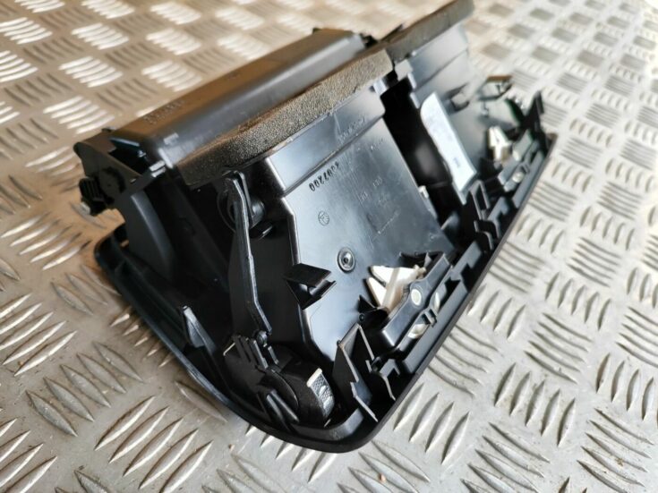 Mērinstrumentu paneļa gaisa vads, centrā priekš SKODA OCTAVIA 2008