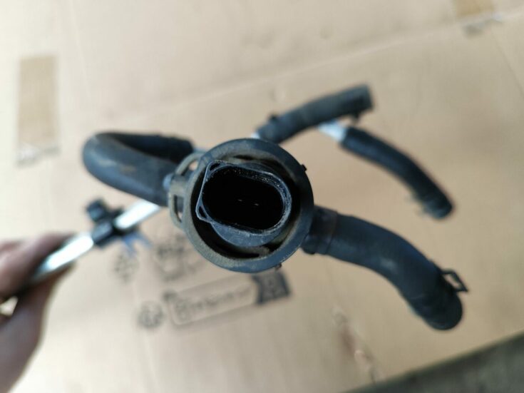 Degvielas temperatūras sensors priekš SKODA OCTAVIA 2008