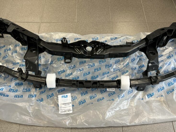 Priekšējā radiatora rāmja augšēja daļa priekš FORD KUGA 2008-2013 (BENZĪNS)