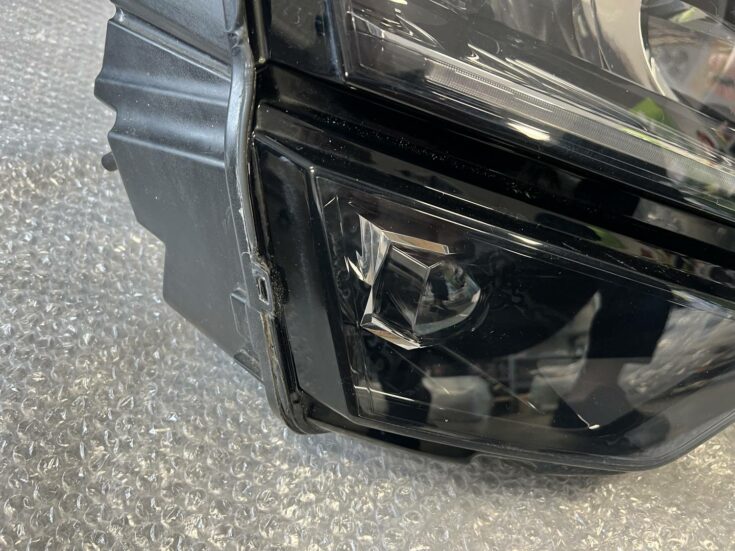 Priekšējais labais lukturis priekš Skoda Karoq 2017-2021