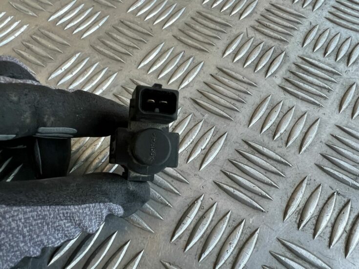 Solenoīda vakuuma vārsts priekš VOLVO S60 2007