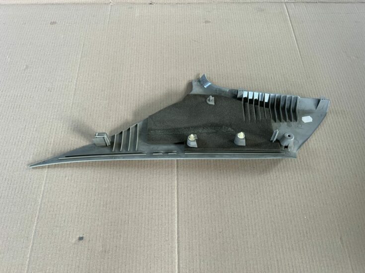 Aizmugurējas salona statnes apdare priekš VOLVO S60 2007