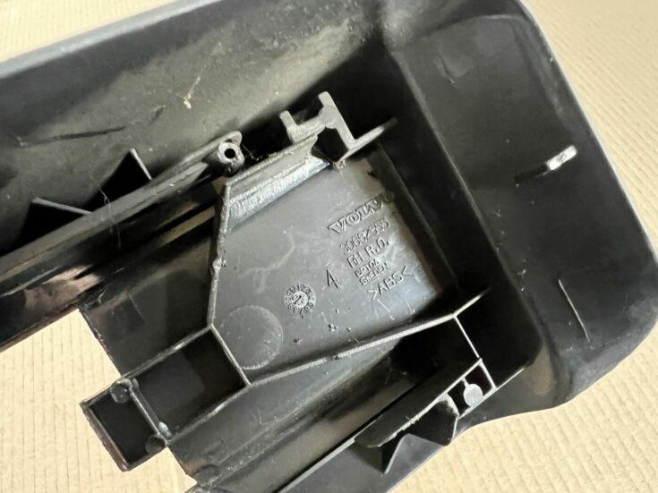 Salona plastmasa priekš VOLVO S60 2007