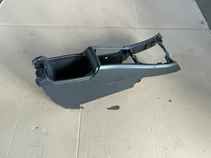 Centrālās konsoles apdares lielākā daļa priekš VOLVO S60 2007