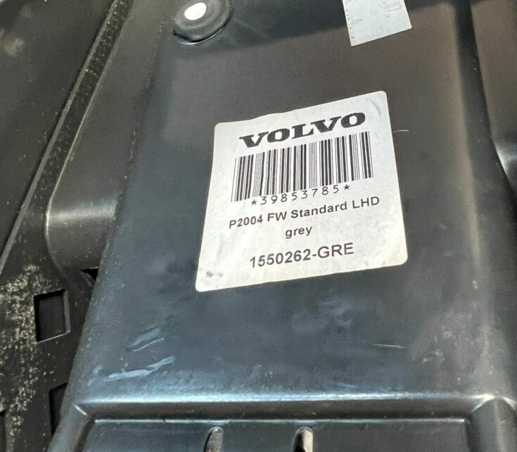 Centrālās konsoles apdares lielākā daļa priekš VOLVO S60 2007