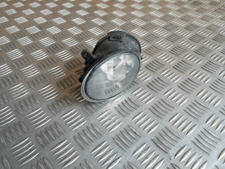 Miglas lukturis priekšā labajā pusē priekš AUDI A6 AVANT 2006