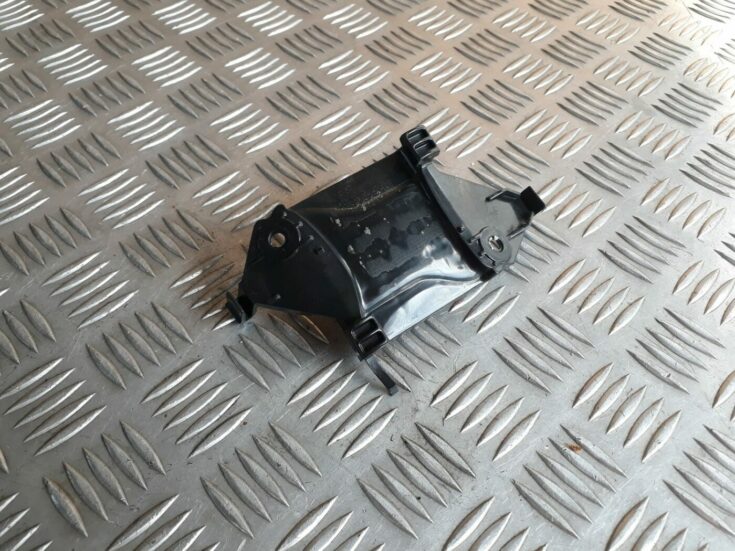 Salona plastmasa priekš AUDI A6 AVANT 2006