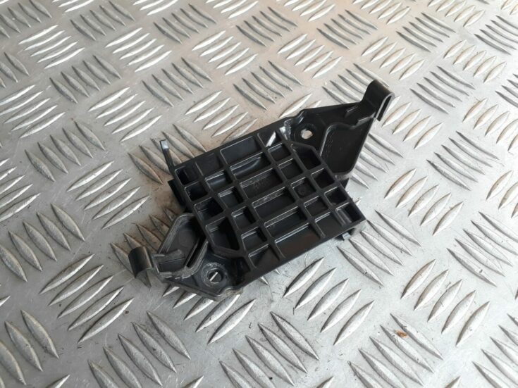 Salona plastmasa priekš AUDI A6 AVANT 2006