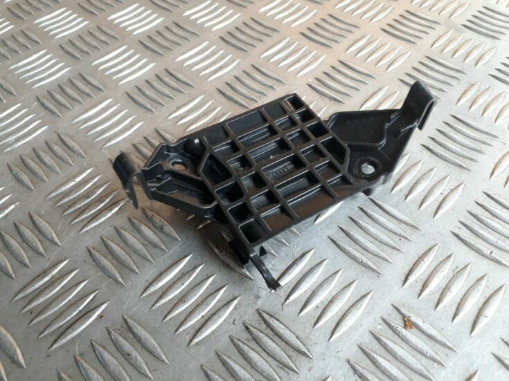 Salona plastmasa priekš AUDI A6 AVANT 2006