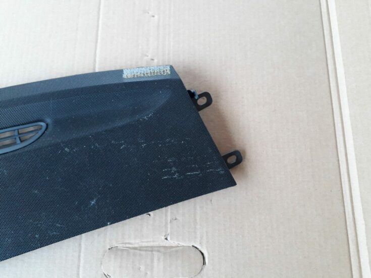 Vējstikla ventilācijas režģis (salonā) priekš AUDI A6 AVANT 2006